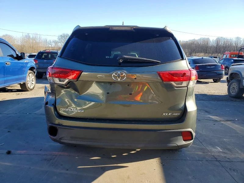 Toyota Highlander 3.5L 6 All wheel drive, снимка 10 - Автомобили и джипове - 53514152