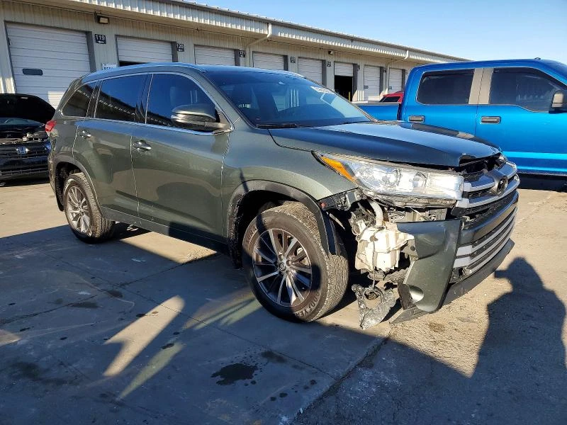 Toyota Highlander 3.5L 6 All wheel drive, снимка 8 - Автомобили и джипове - 53514152