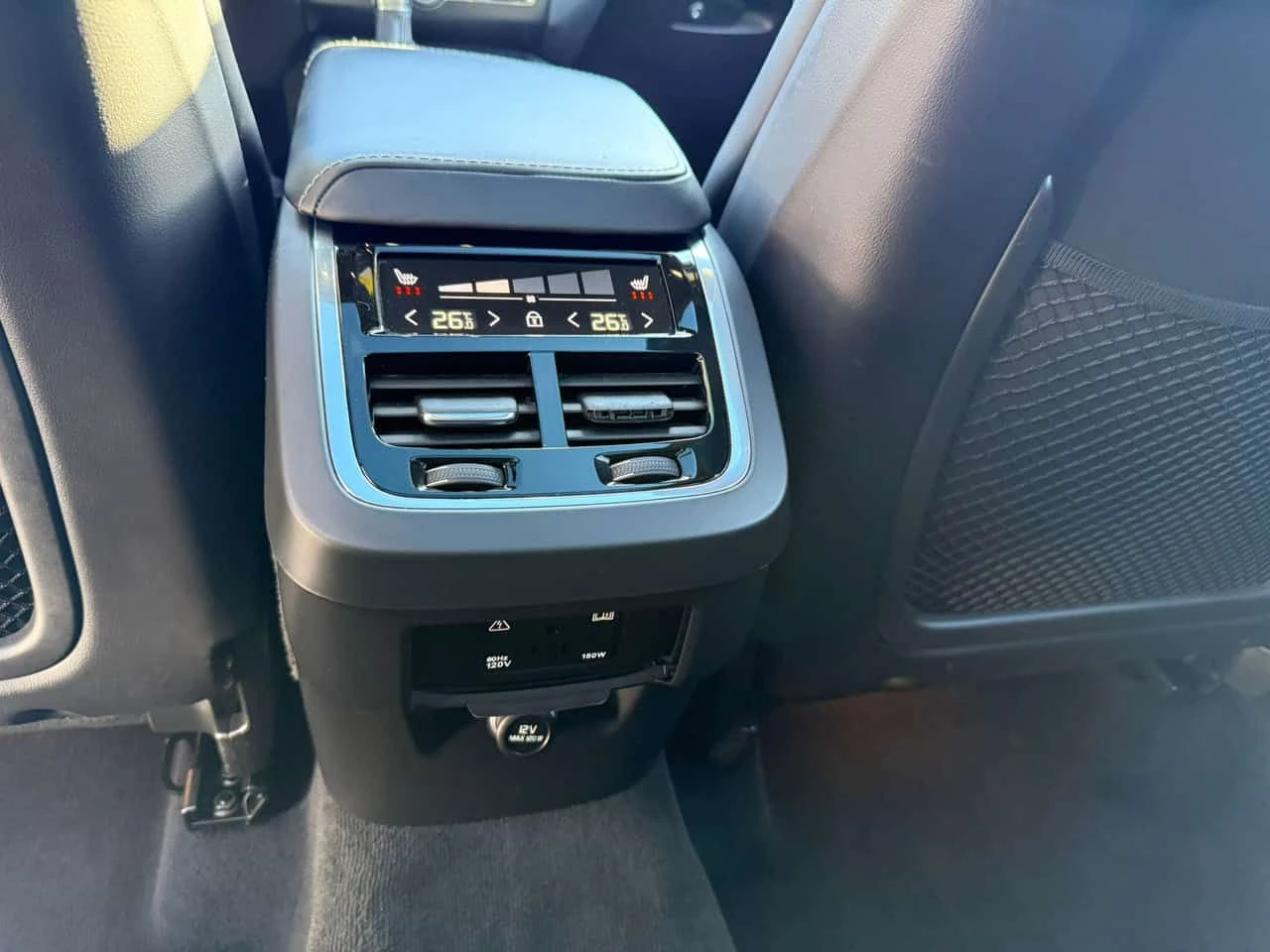 Volvo XC60 * Inscription * CARFAX * ПАНО * HEAD UP * KEYLESS, снимка 14 - Автомобили и джипове - 54065951