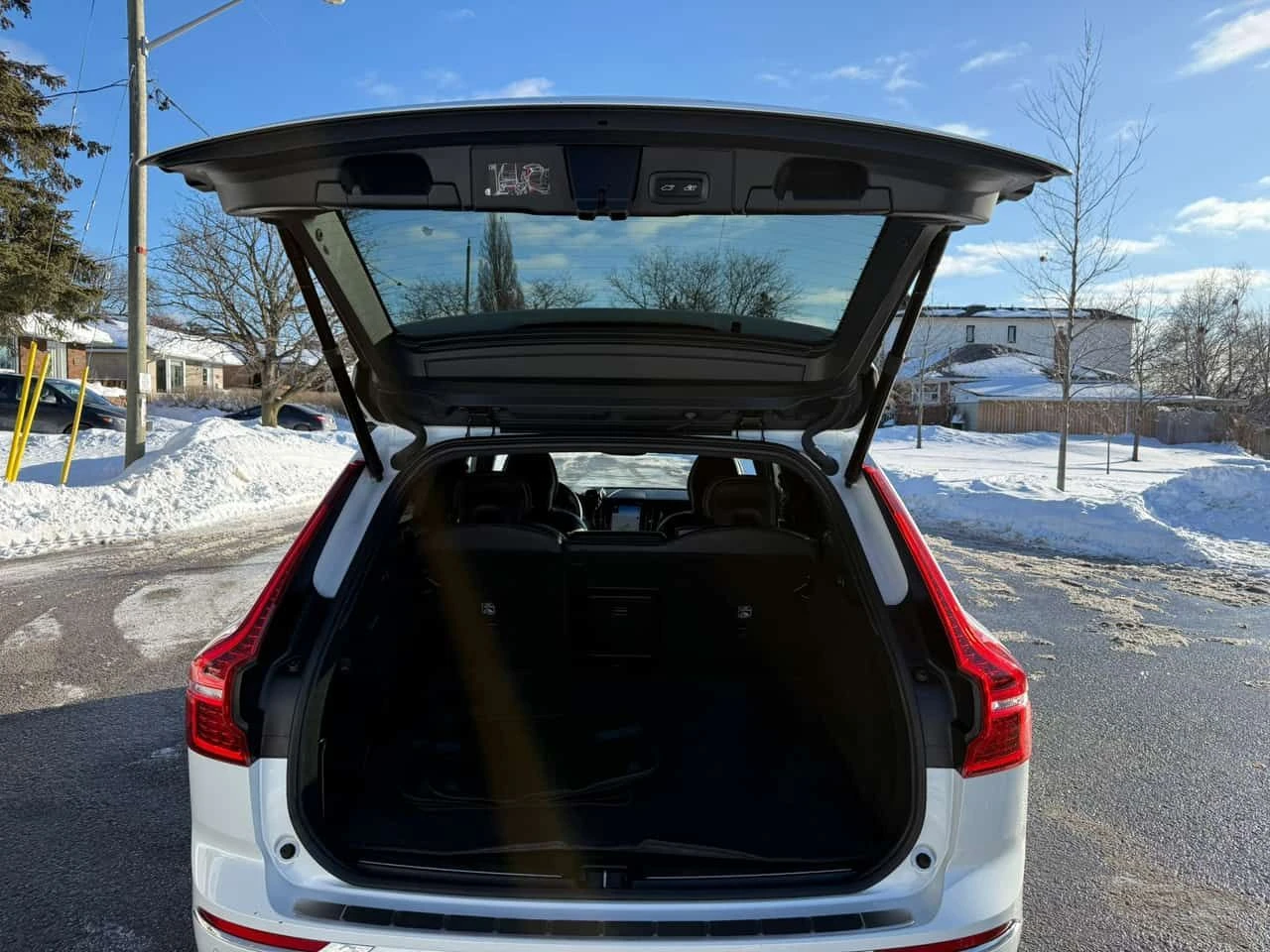 Volvo XC60 * Inscription * CARFAX * ПАНО * HEAD UP * KEYLESS, снимка 15 - Автомобили и джипове - 54065951