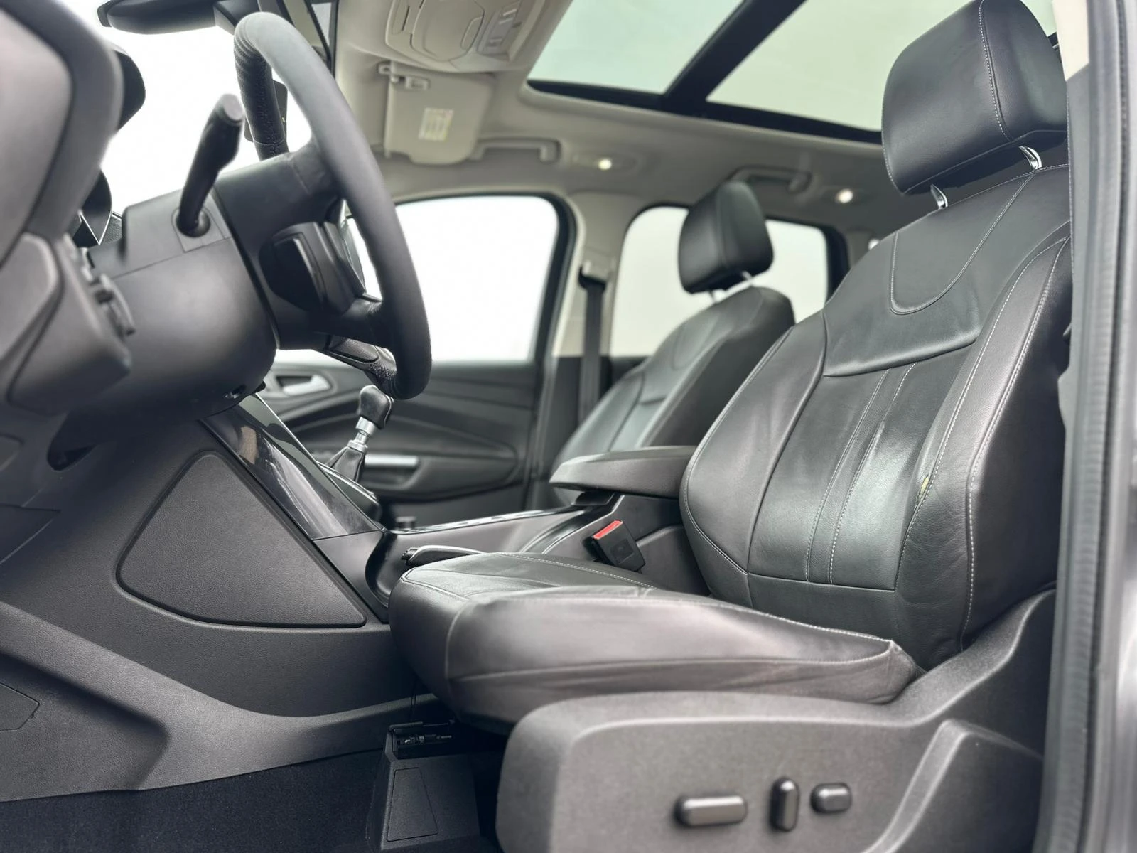 Ford Kuga / TITANIUM / KOJA / PANO / PODGREV / TOP /, снимка 10 - Автомобили и джипове - 54068297