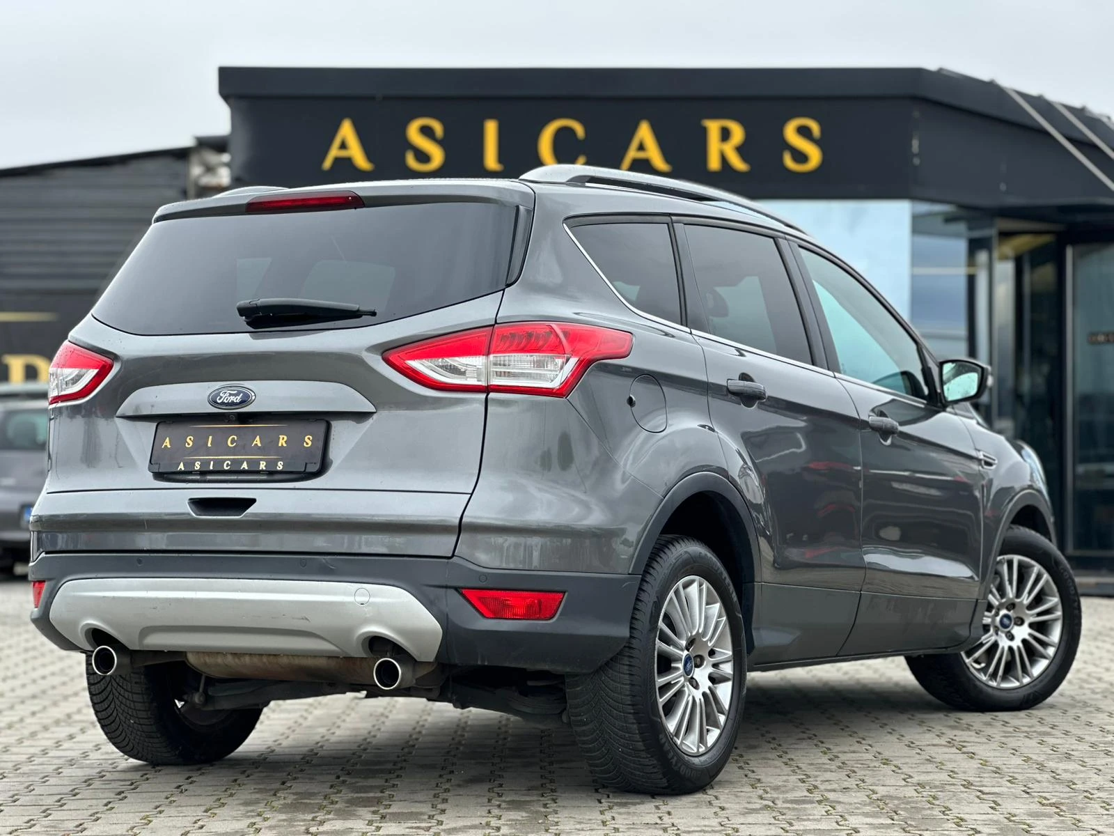 Ford Kuga / TITANIUM / KOJA / PANO / PODGREV / TOP /, снимка 5 - Автомобили и джипове - 54068297