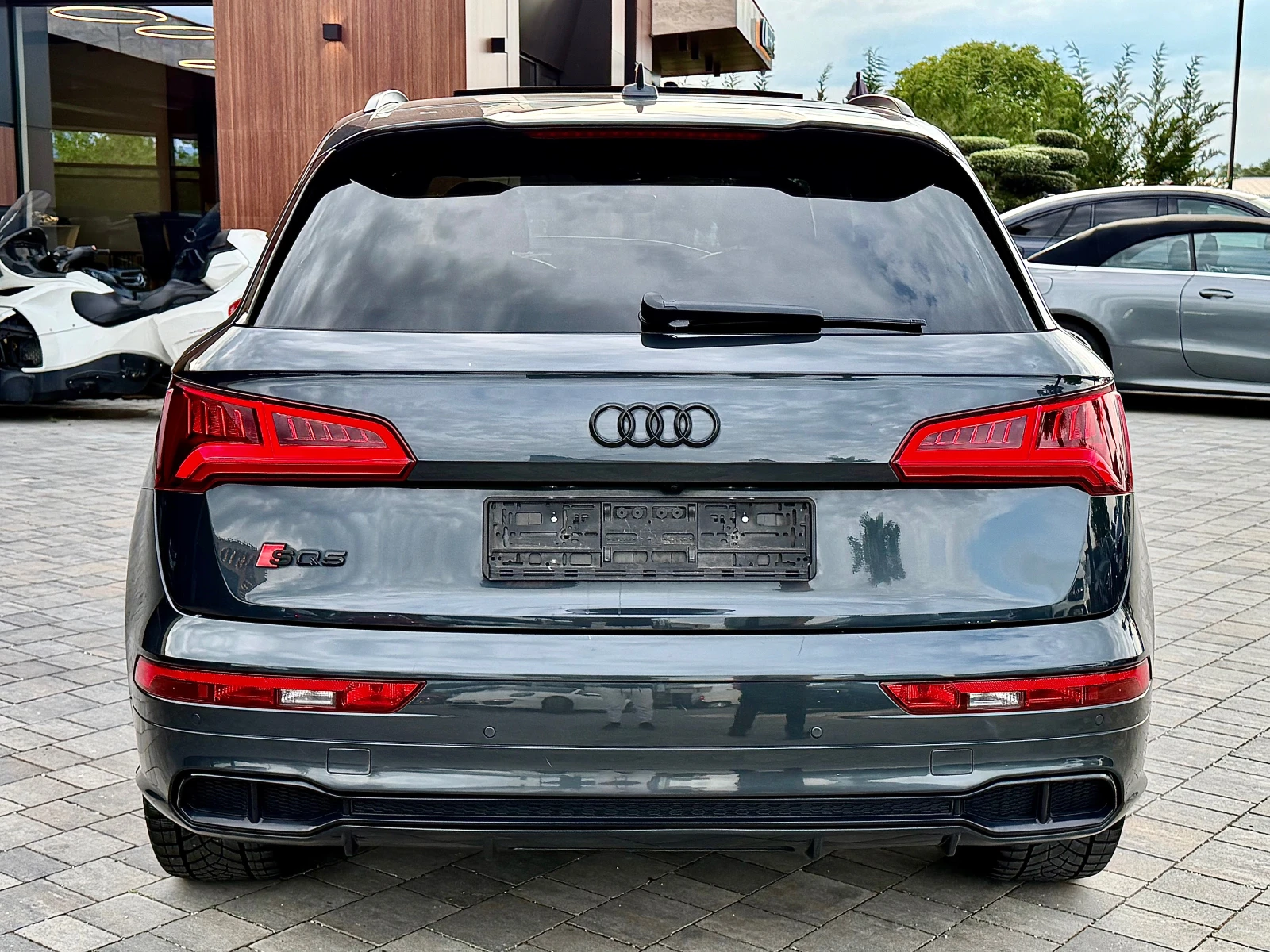 Audi SQ5 BiTDI #PANO#DISTR#Cam360#HUD#KeyLes#PODGREVI#B&O#, снимка 6 - Автомобили и джипове - 54512661