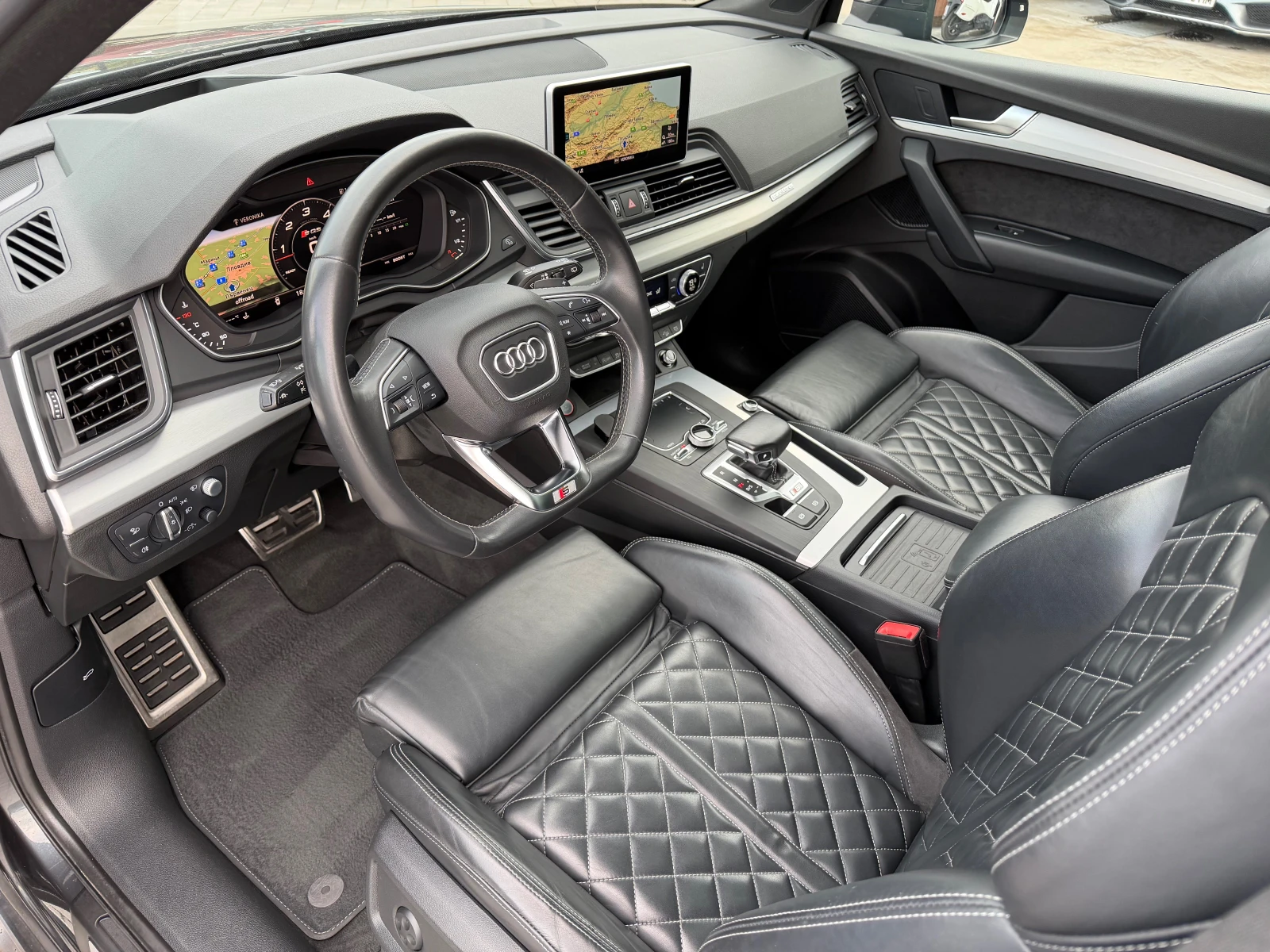 Audi SQ5 BiTDI #PANO#DISTR#Cam360#HUD#KeyLes#PODGREVI#B&O#, снимка 10 - Автомобили и джипове - 54512661