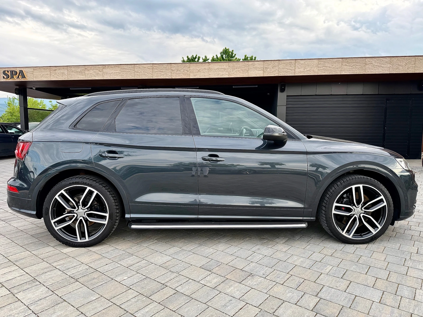 Audi SQ5 BiTDI #PANO#DISTR#Cam360#HUD#KeyLes#PODGREVI#B&O#, снимка 8 - Автомобили и джипове - 54512661