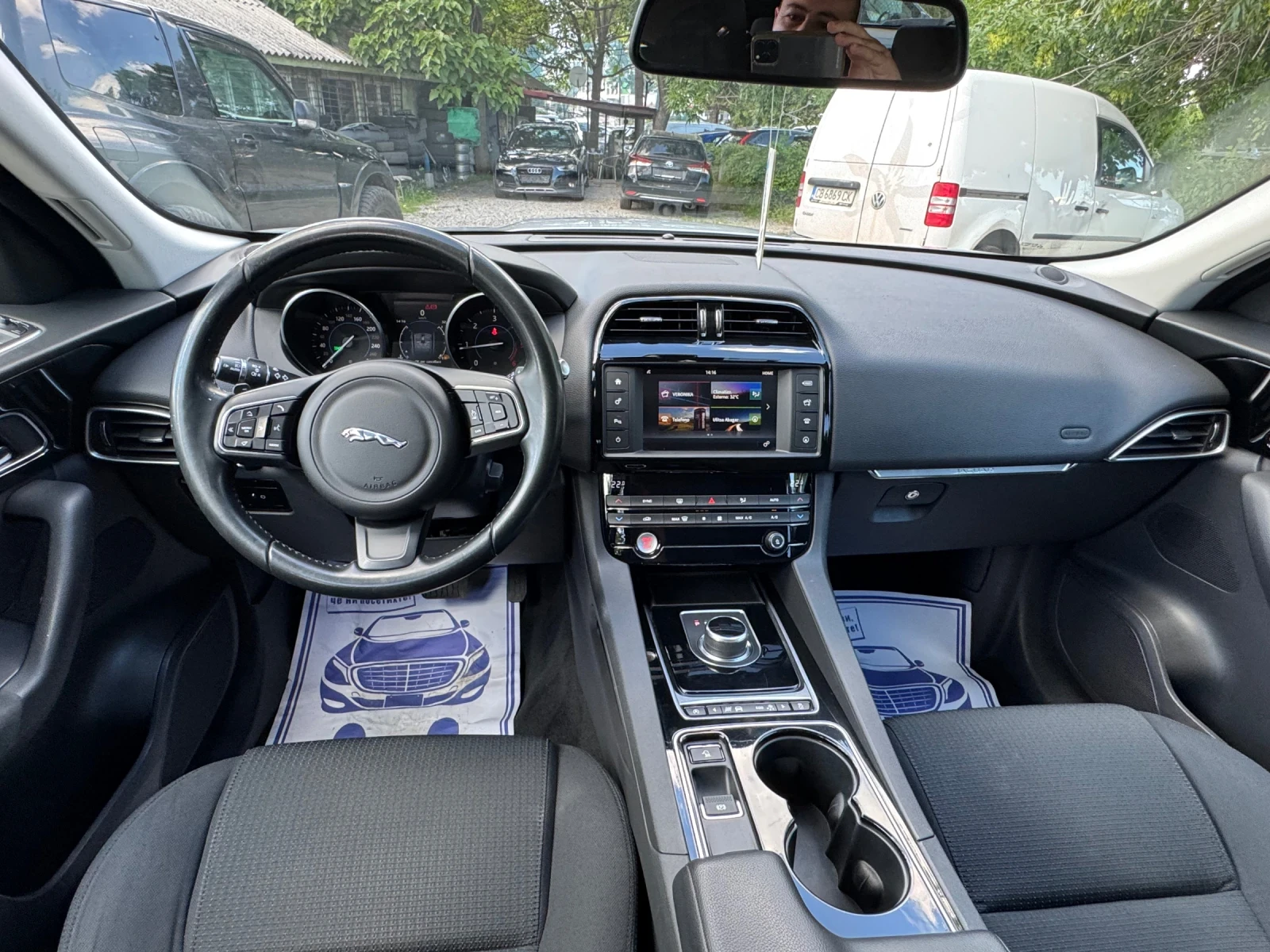 Jaguar F-PACE Реален Пробег! Уникално Запазен Джип!, снимка 13 - Автомобили и джипове - 54969487