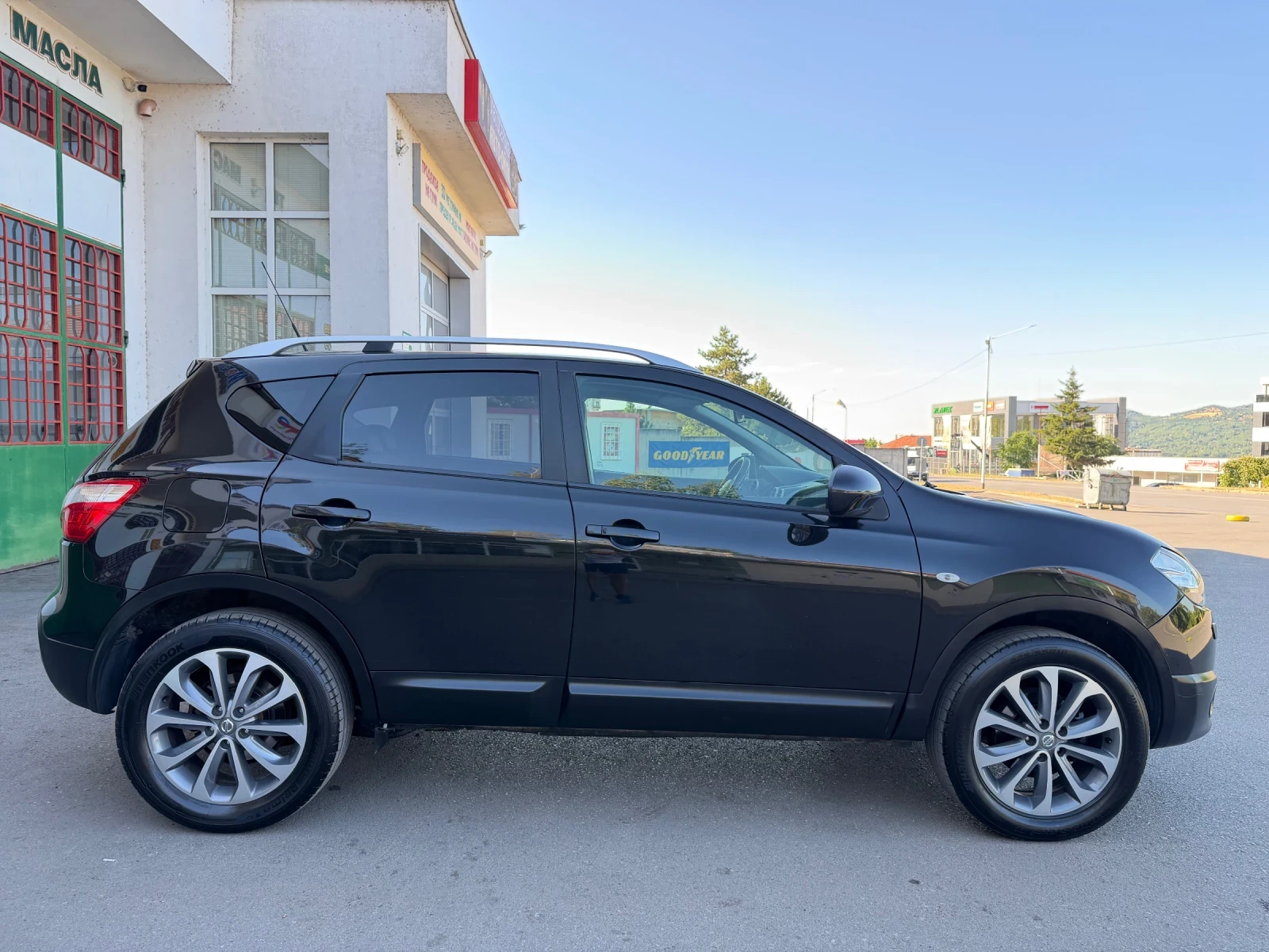 Nissan Qashqai Facelift* 2.0i* 4x4* Navi* 360* Panorama* 138.000к, снимка 4 - Автомобили и джипове - 55479881