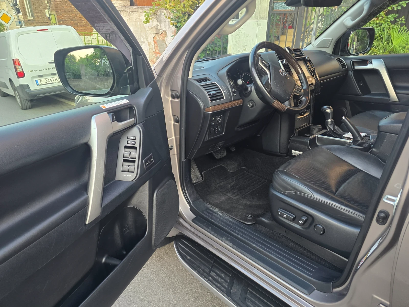 Toyota Land cruiser J150 Prado , снимка 9 - Автомобили и джипове - 55619247