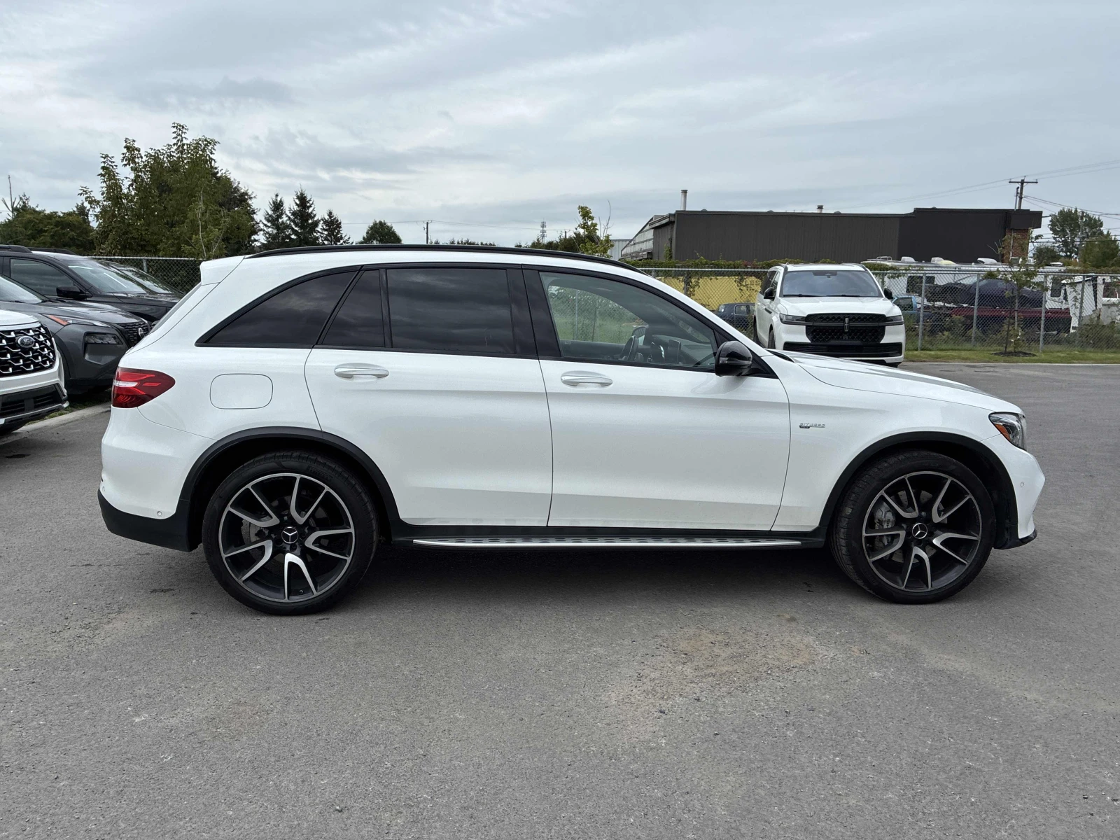 Mercedes-Benz GLC 43 AMG / АВТОКРЕДИТ, снимка 3 - Автомобили и джипове - 56228166
