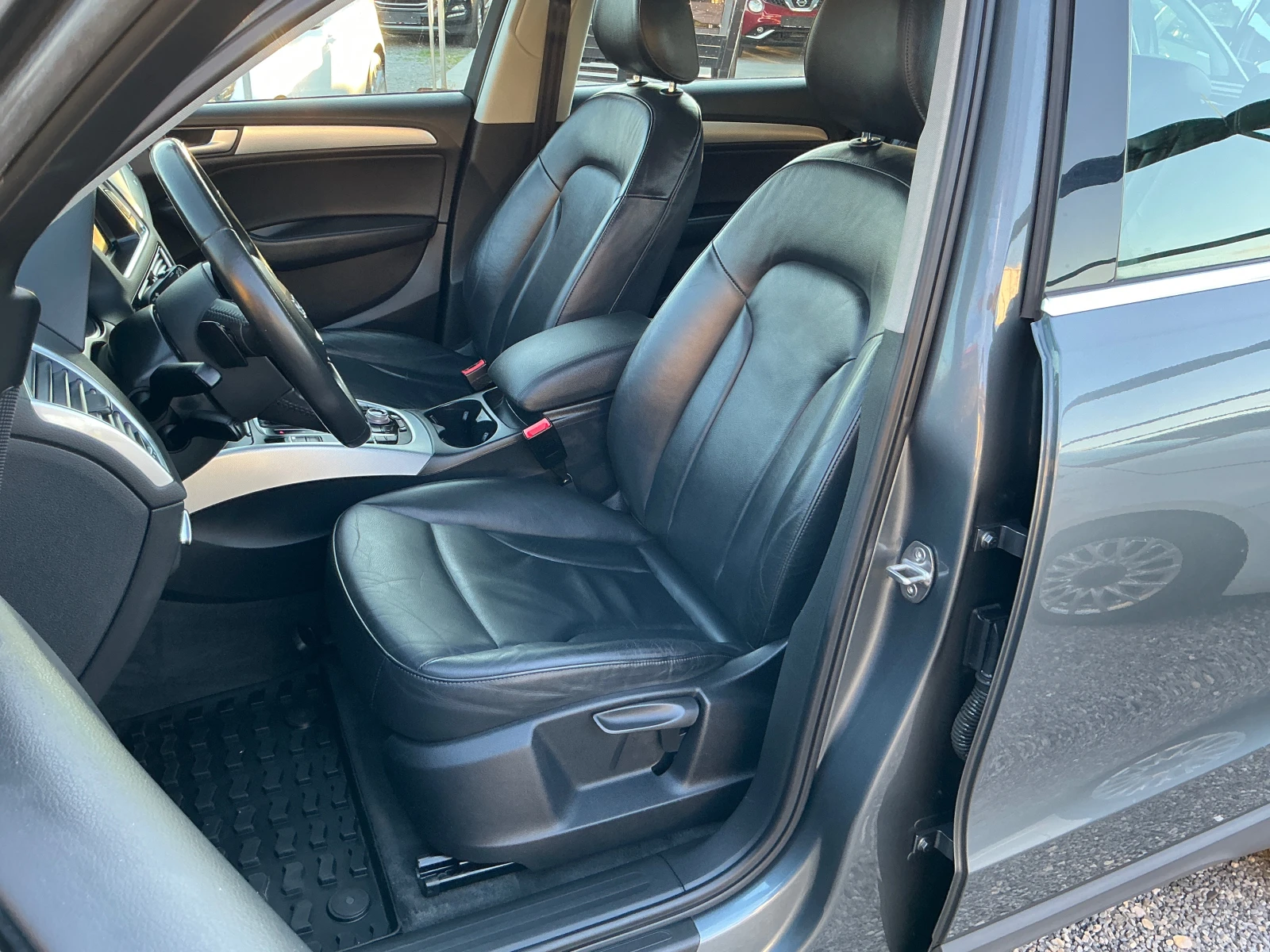 Audi Q5 2.0 TDI, снимка 14 - Автомобили и джипове - 56261252