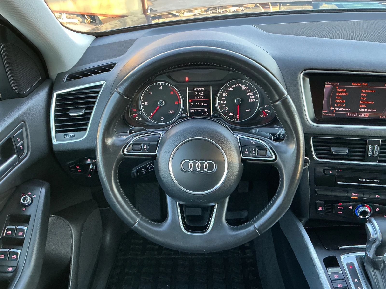 Audi Q5 2.0 TDI, снимка 11 - Автомобили и джипове - 56261252