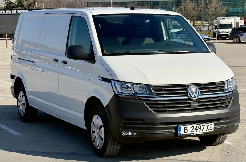 VW T6 Т6.1, 6.7м.куб 3 места, снимка 1 - Бусове и автобуси - 49378400