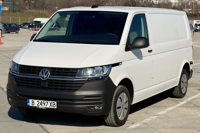 VW T6 Т6.1, 6.7м.куб 3 места, снимка 2 - Бусове и автобуси - 49378400