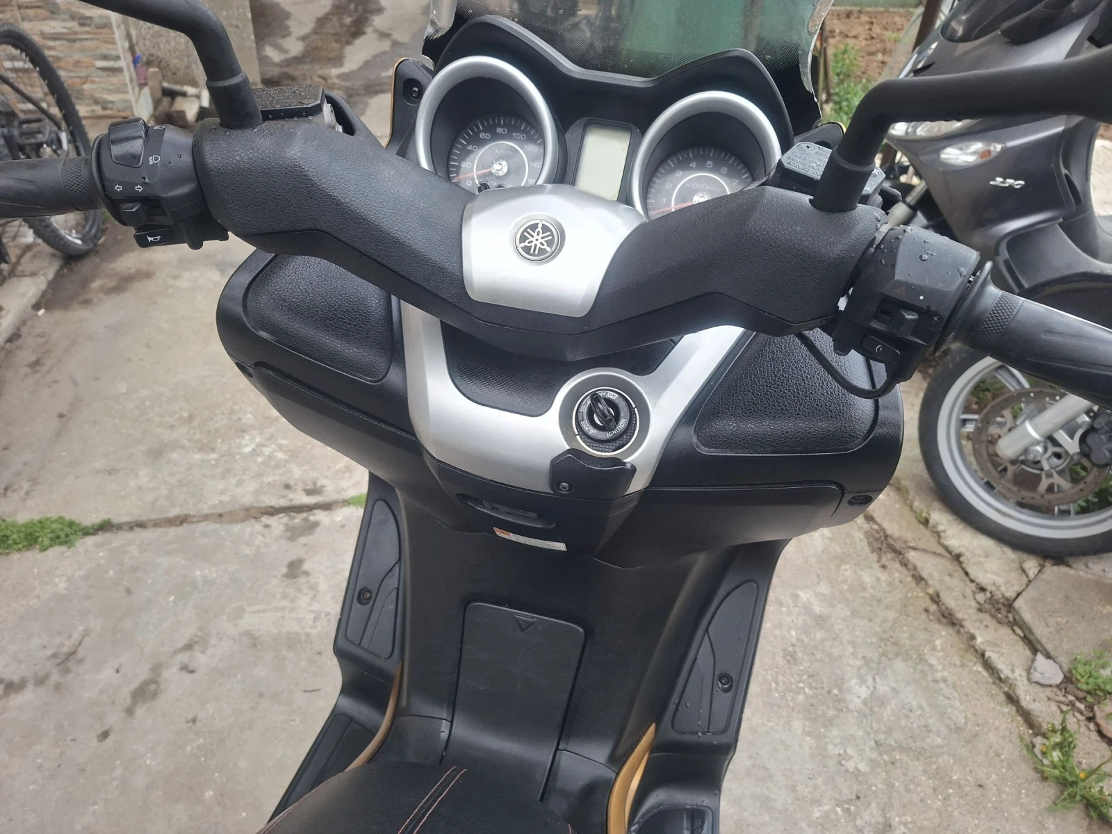 Yamaha X-max Скутери е много добър  - изображение 9