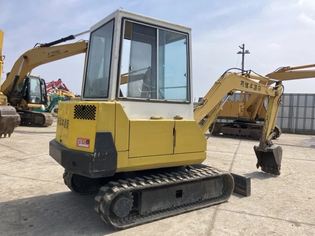 Багер Komatsu PC15-2 - ОЧАКВАН 15.09.2026!!!, снимка 4 - Индустриална техника - 54528243