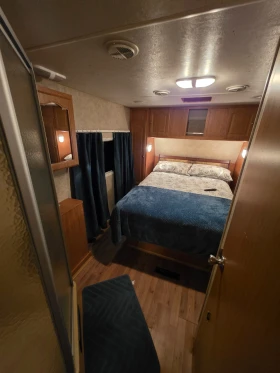 Каравана Forest River Riverstone 39 Grand Surveyor, снимка 10