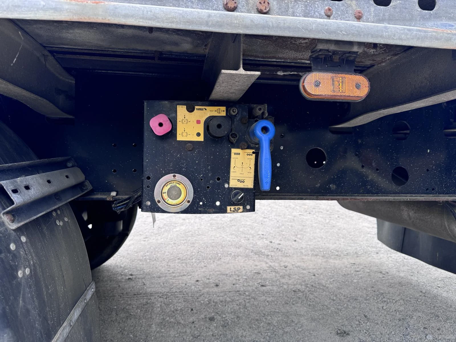  Schmitz  | Mobile.bg   3