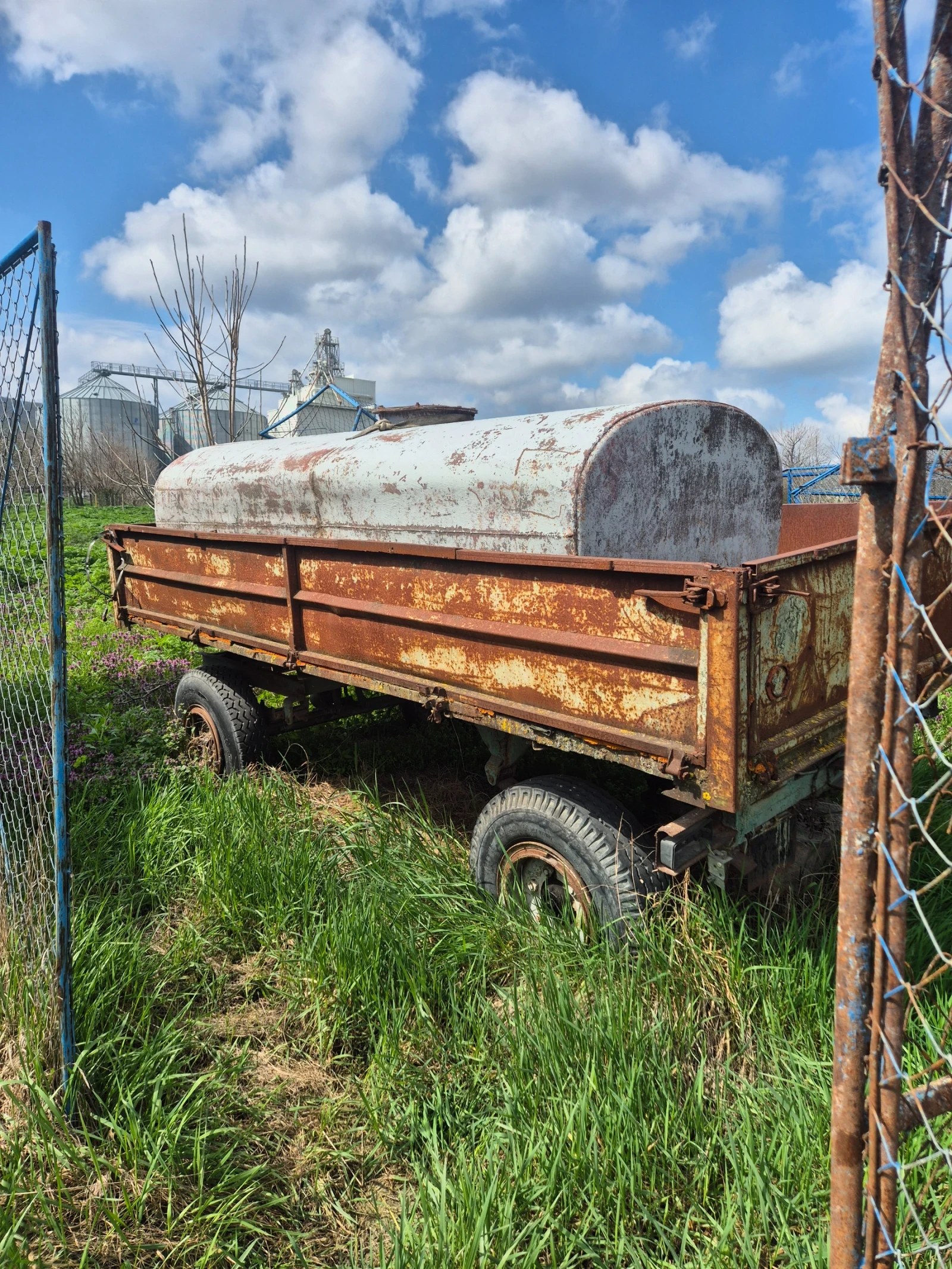 За трактор Други