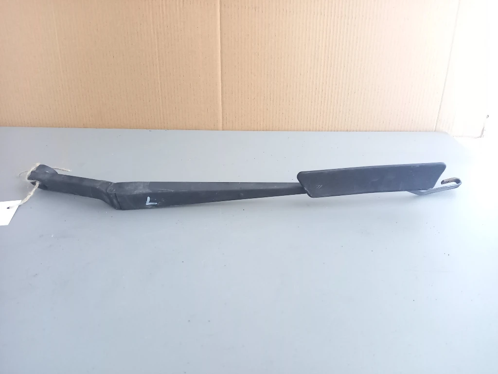 Рамо чистачка ляво Мазда Примаси 