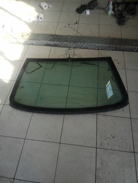 Стъкло задно Мерцедес Е280 W211 седан