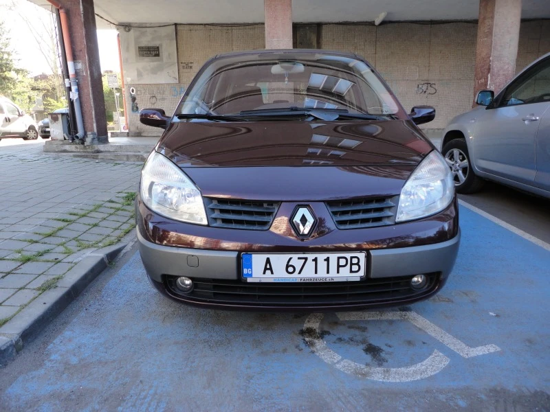 Renault Scenic 2.0I За хора с увреждания, снимка 1 - Автомобили и джипове - 47053510