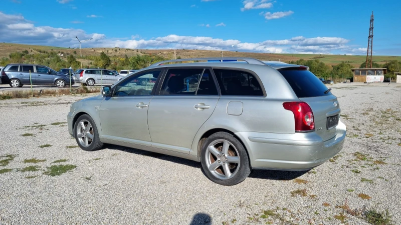 Toyota Avensis 177 кс, снимка 4 - Автомобили и джипове - 47352438