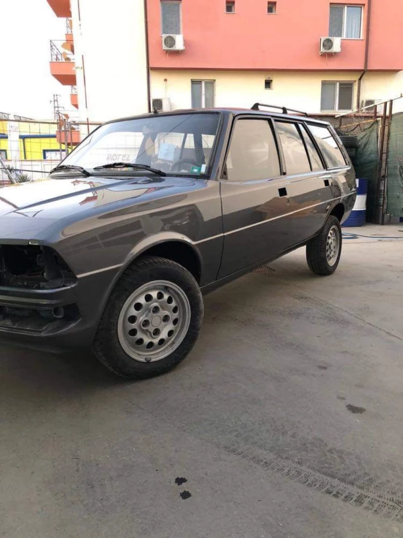 Peugeot 305, снимка 1 - Автомобили и джипове - 48105365