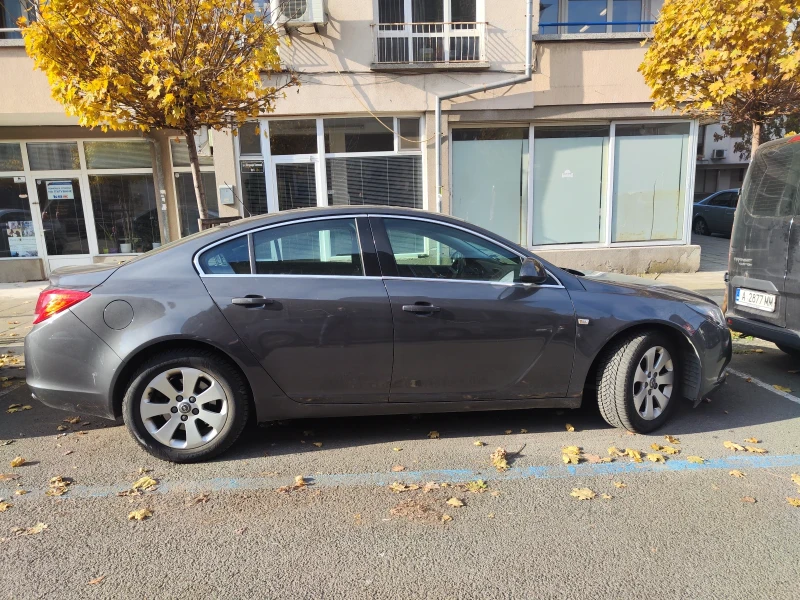 Opel Insignia Лимузина , снимка 4 - Автомобили и джипове - 48158856