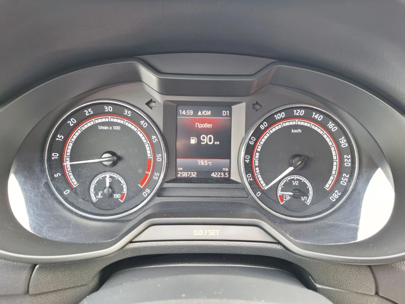 Skoda Octavia VRS/Facelift/От България, снимка 16 - Автомобили и джипове - 52714692