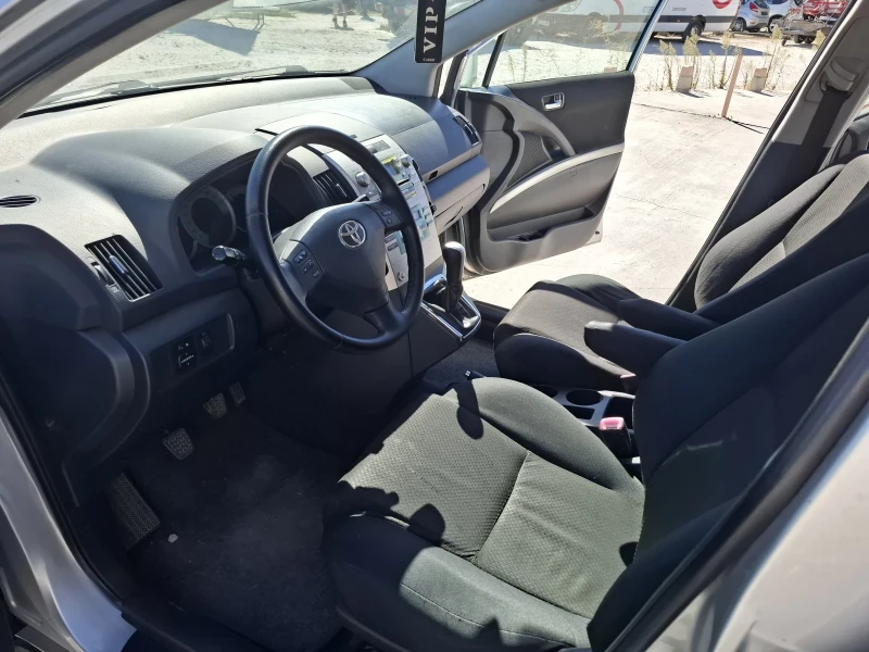 Toyota Corolla verso, снимка 9 - Автомобили и джипове - 52458331