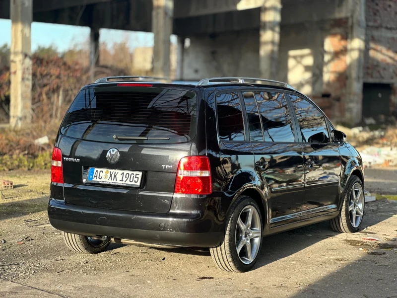 VW Touran 1.9 TDI, снимка 3 - Автомобили и джипове - 52852247