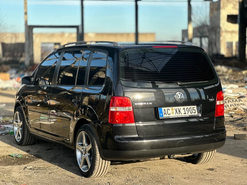 VW Touran 1.9 TDI, снимка 4 - Автомобили и джипове - 52852247