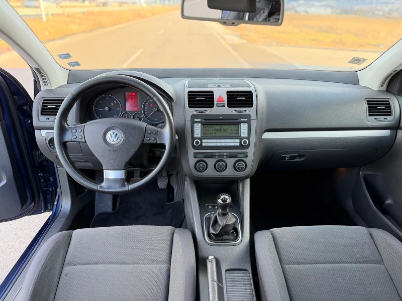 VW Golf 1.9 ВСИЧКО ПЛАТЕНО, снимка 13 - Автомобили и джипове - 53108016