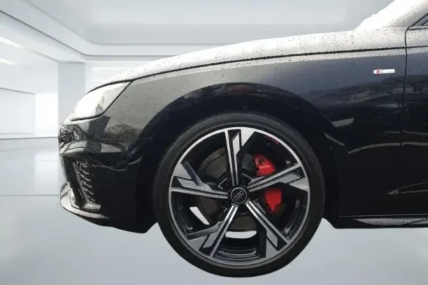 Audi A4 Avant 40 TFSI Quattro = S-line = Гаранция, снимка 3 - Автомобили и джипове - 53916272