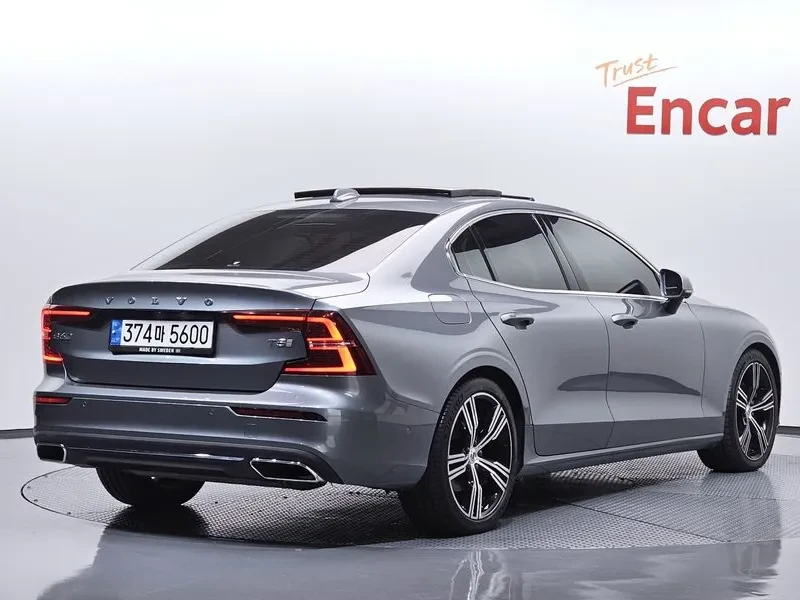 Volvo S60 T5 Inscription 360| МАСАЖ| ПОДГРЕВ| ОБДУХВАНЕ