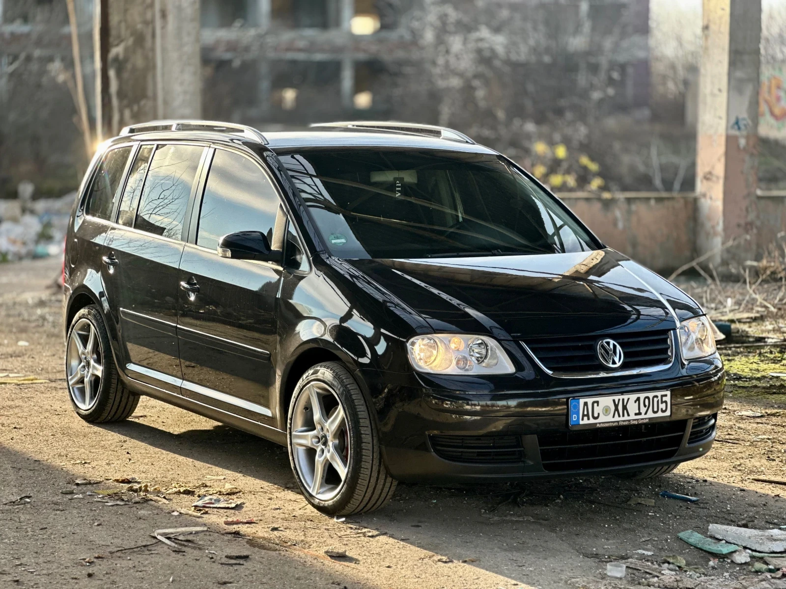 VW Touran 1.9 TDI, снимка 1