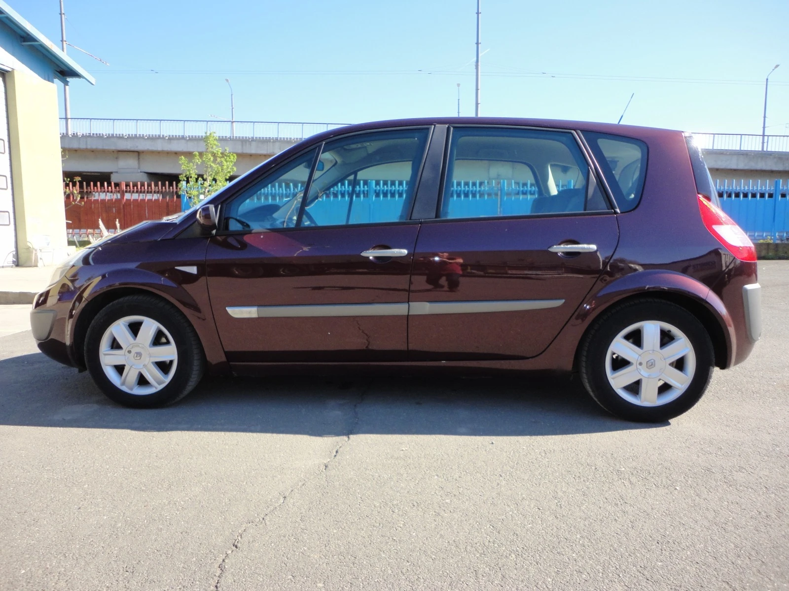 Renault Scenic 2.0I За хора с увреждания - изображение 4