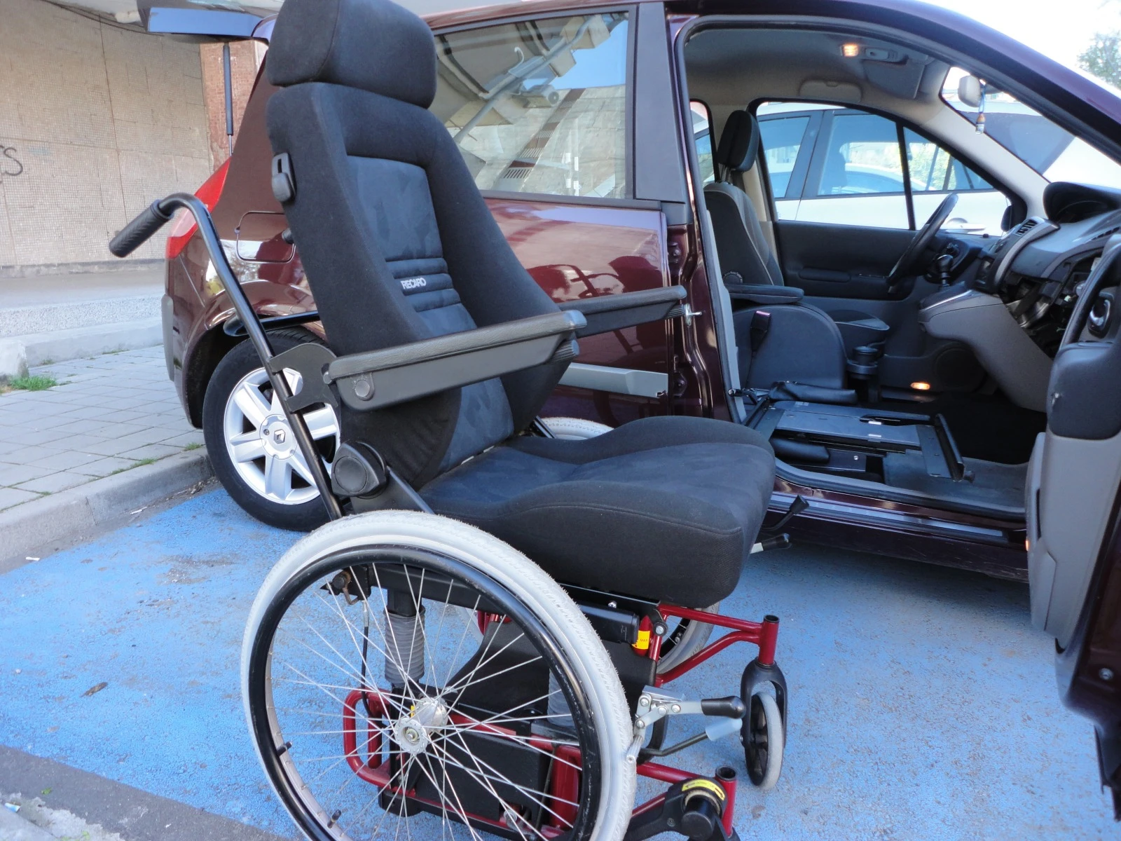 Renault Scenic 2.0I За хора с увреждания | Mobile.bg — изображение 14