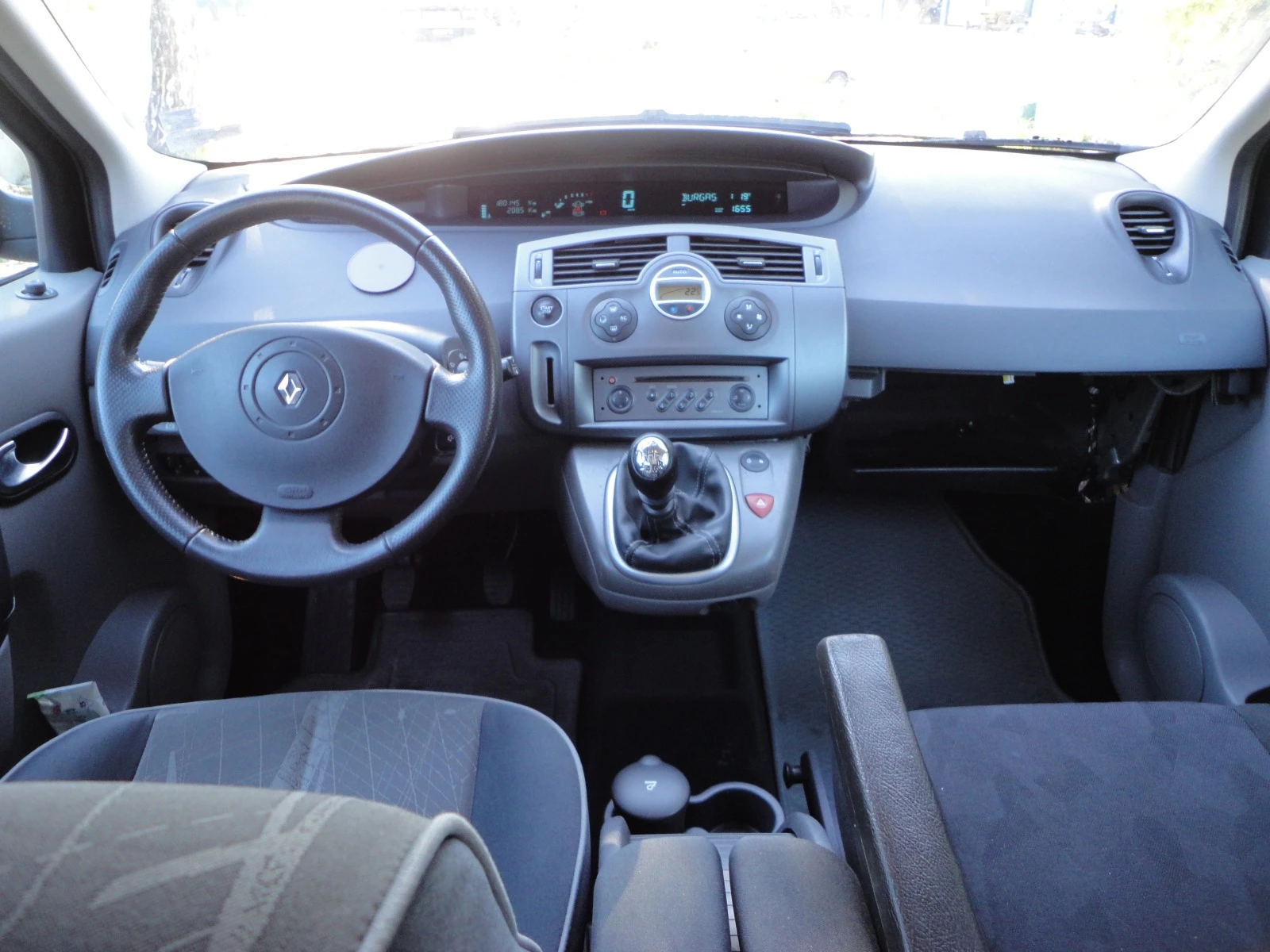 Renault Scenic 2.0I За хора с увреждания - изображение 8