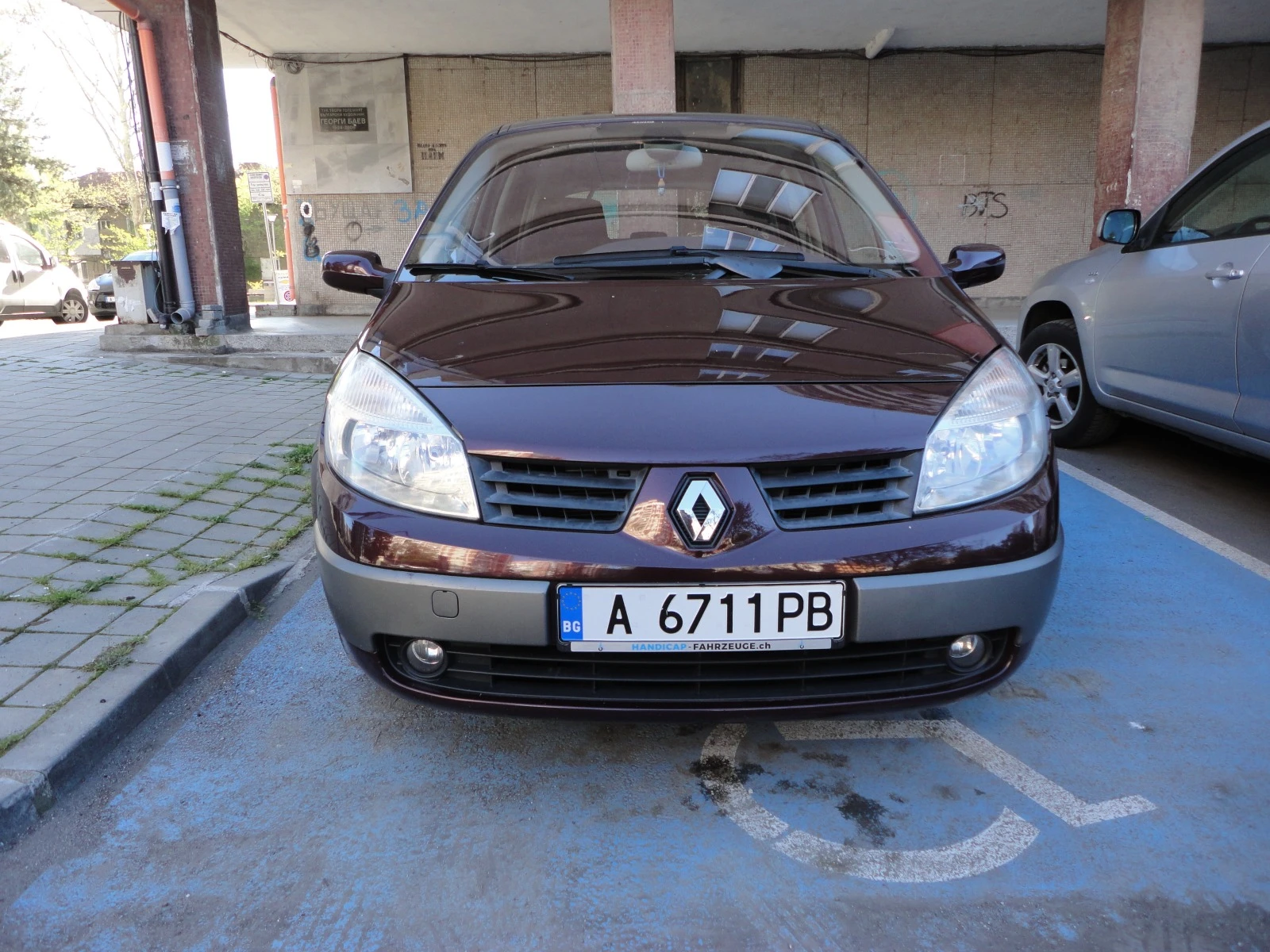 Renault Scenic 2.0I За хора с увреждания | Mobile.bg — изображение 1