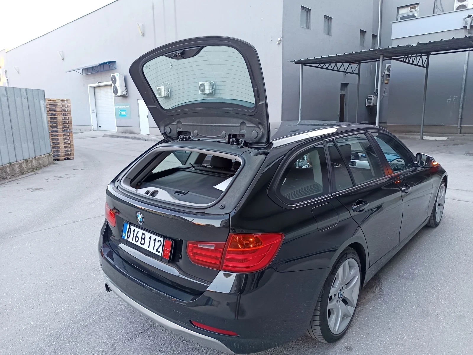 BMW 320 2.0 116 к.с. автомат нави M - изображение 7
