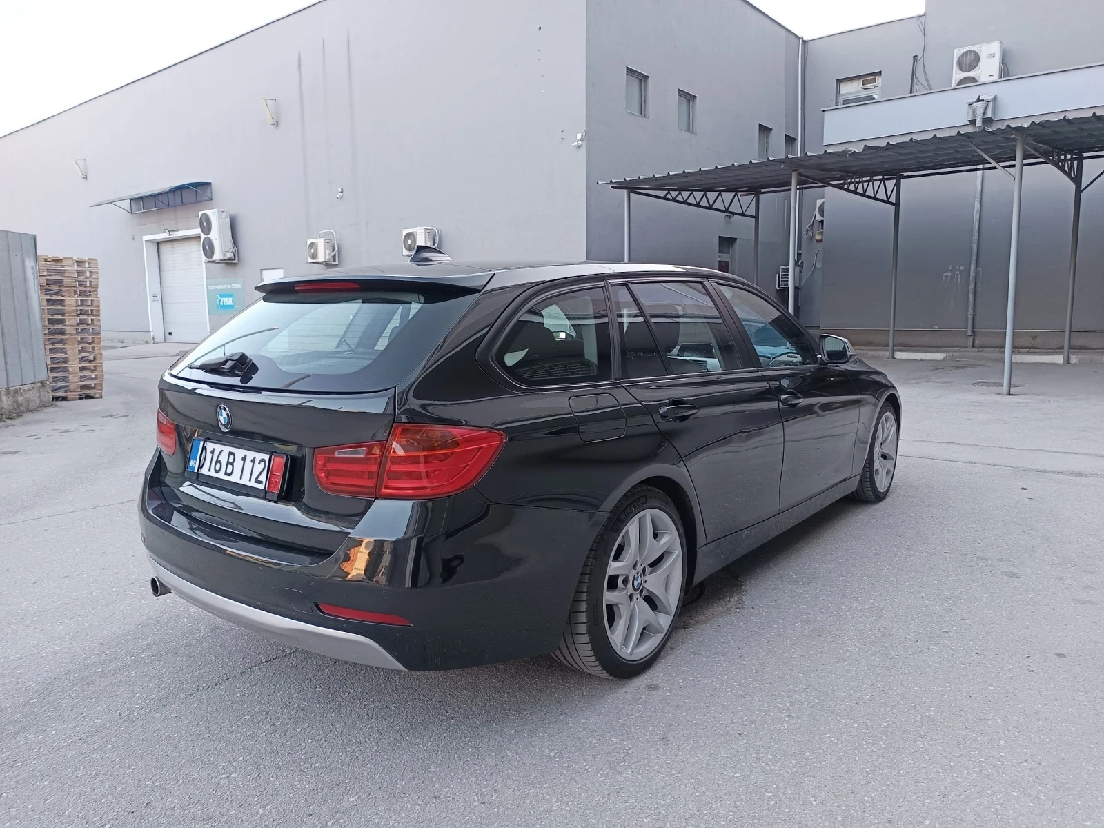 BMW 320 2.0 116 к.с. автомат нави M - изображение 3