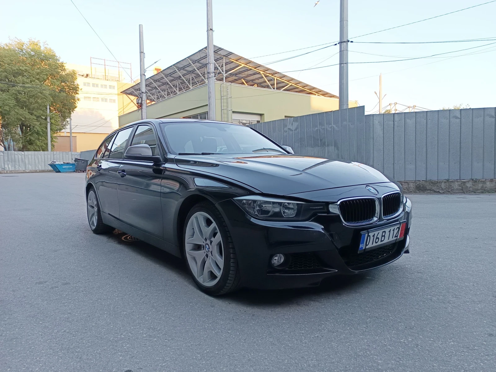 BMW 320 2.0 116 к.с. автомат нави M - изображение 2
