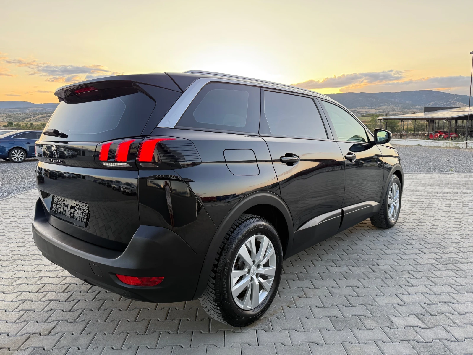 Peugeot 5008 1.5 HDI 130 ks 7 седалки Собствен лизинг !!! - изображение 5