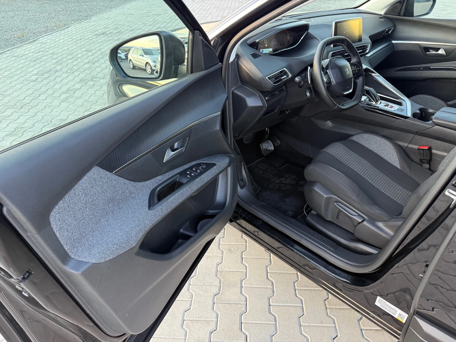 Peugeot 5008 1.5 HDI 130 ks 7 седалки Собствен лизинг !!! | Mobile.bg — изображение 11