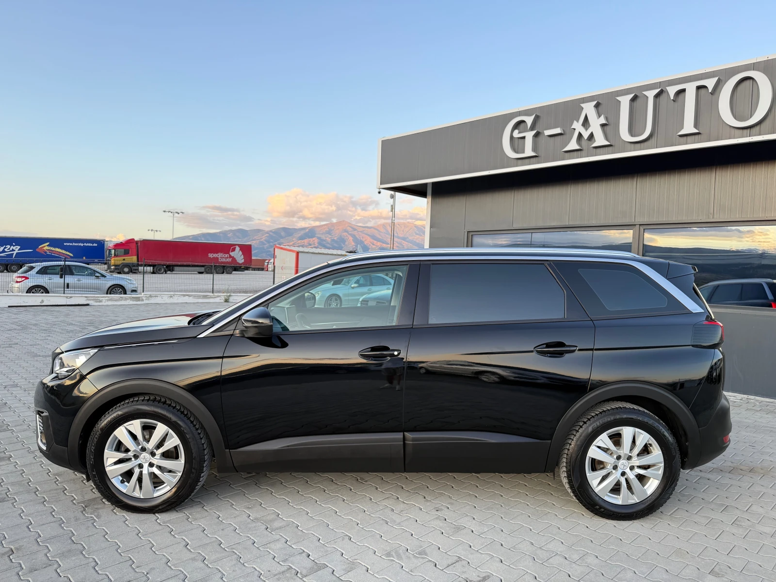 Peugeot 5008 1.5 HDI 130 ks 7 седалки Собствен лизинг !!! - изображение 8