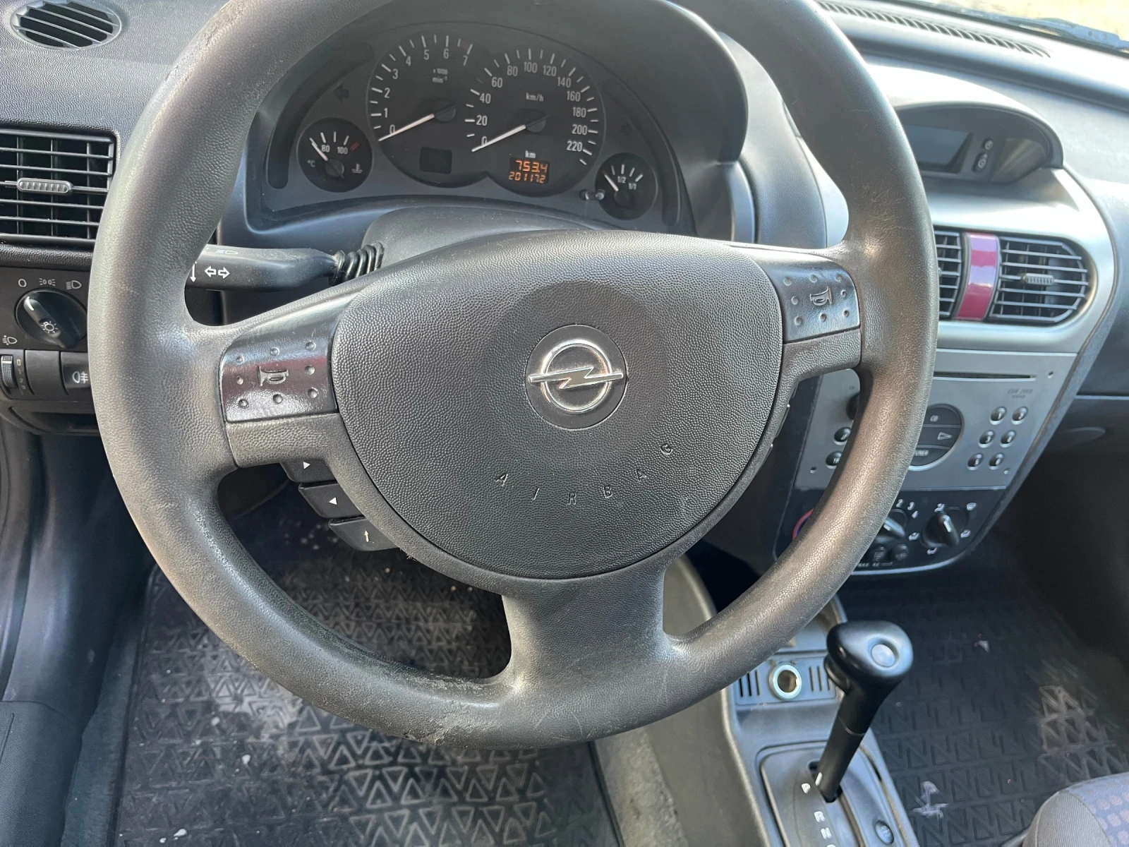 Opel Corsa 1.4i AUTOMATIK | Mobile.bg — изображение 9