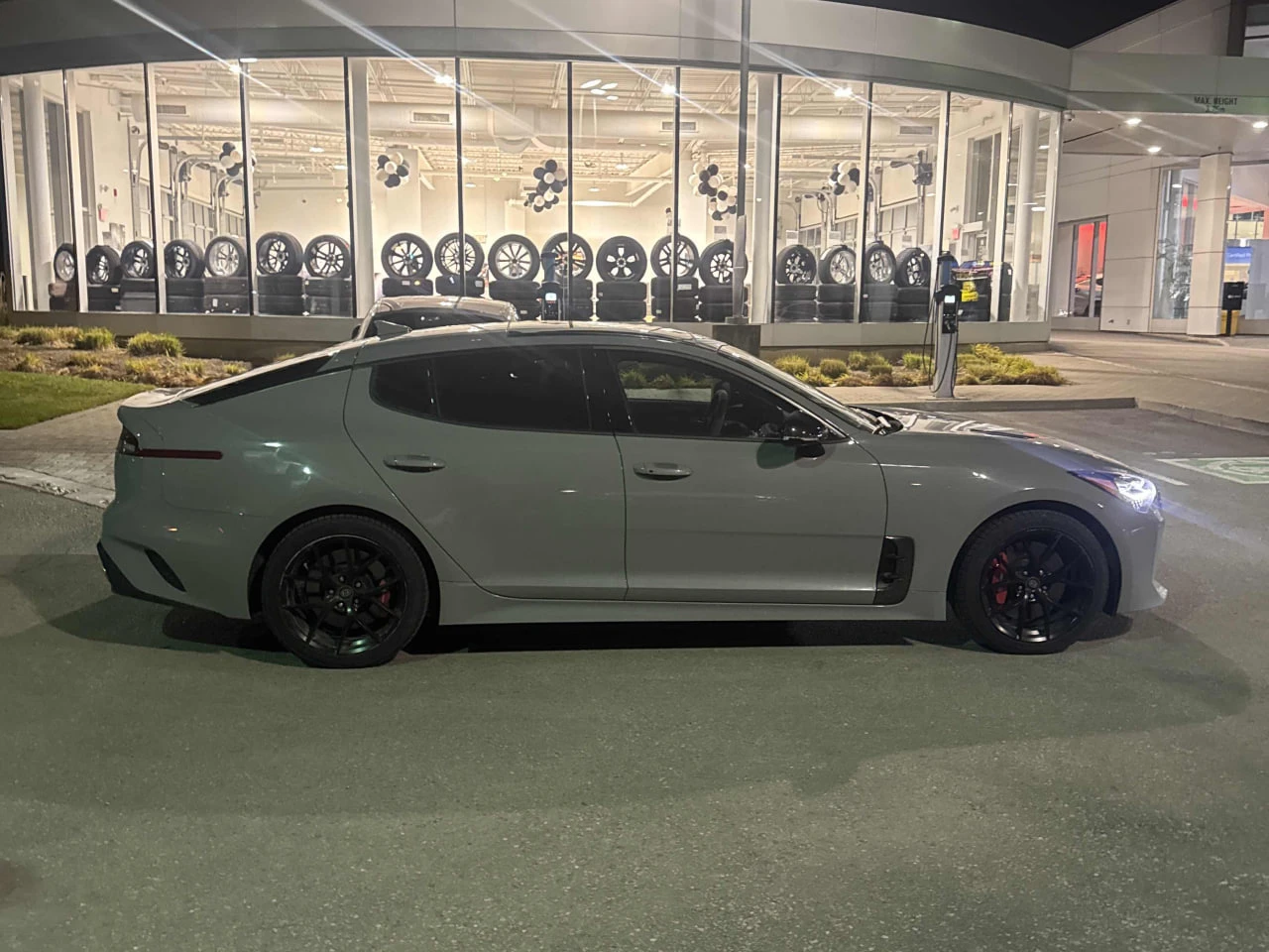 Kia Stinger CARFAX* *   *  | Mobile.bg   3