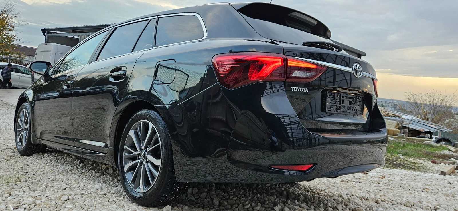 Toyota Avensis 1.8 , Executive + Full max | Mobile.bg   13