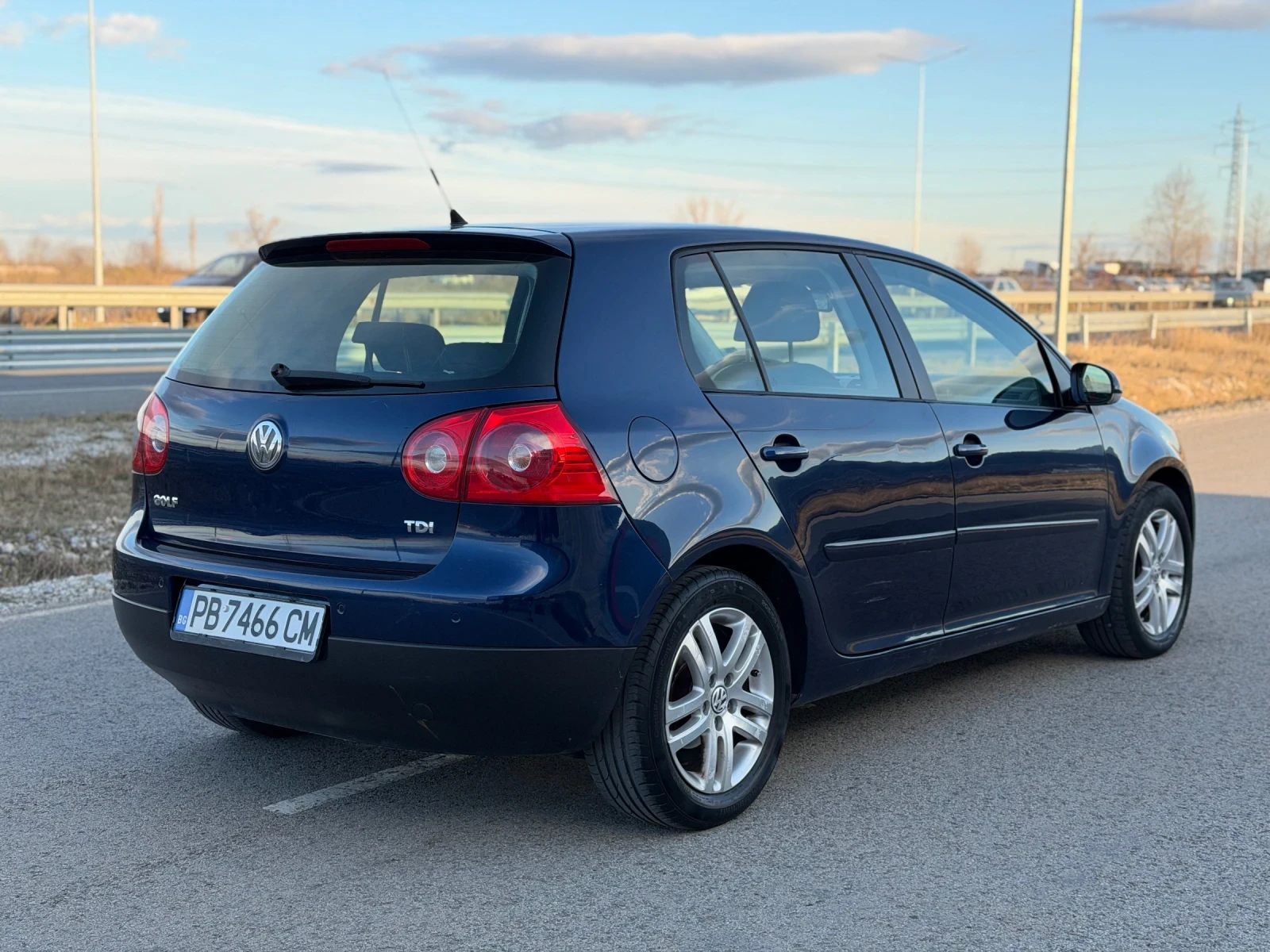 VW Golf 1.9 ВСИЧКО ПЛАТЕНО - изображение 6